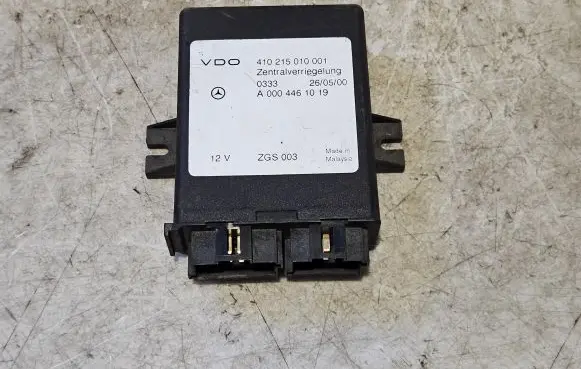 Mercedes-Benz Sprinter W901 W902 W903 W904 Door central lock control unit/module A0004461019
