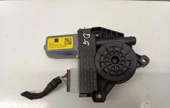 BMW 1 F40 Rear door window regulator motor 1060025