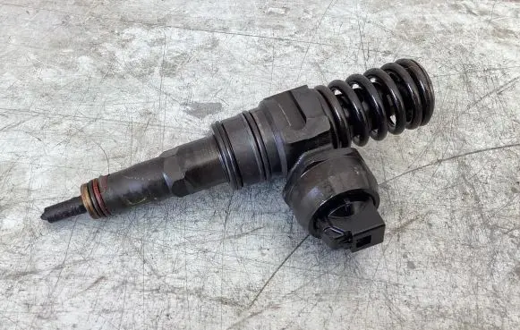 Skoda Superb B5 (3U) Fuel injector