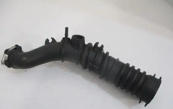 Renault Clio III Air intake hose/pipe 8200519077