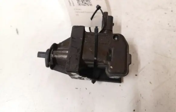 Fuel tank cap lock motor