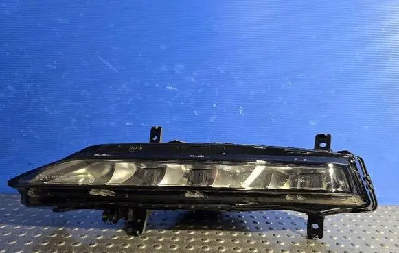 Skoda Superb B8 (3V) Front fog light 3V0941699B