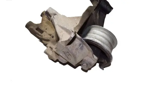 Volkswagen Transporter - Caravelle T5 Engine mounting bracket 070199343B