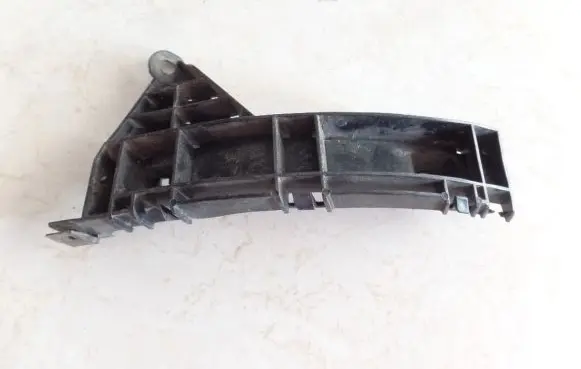 Honda FR-V Front bumper mounting bracket 1S6V0