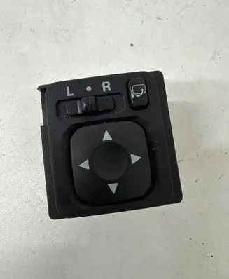 Mitsubishi Grandis Wing mirror switch 183569