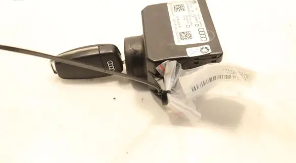 Audi A6 S6 C5 4B Ignition lock 4F0909131