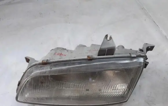 Hyundai H200 Headlight/headlamp