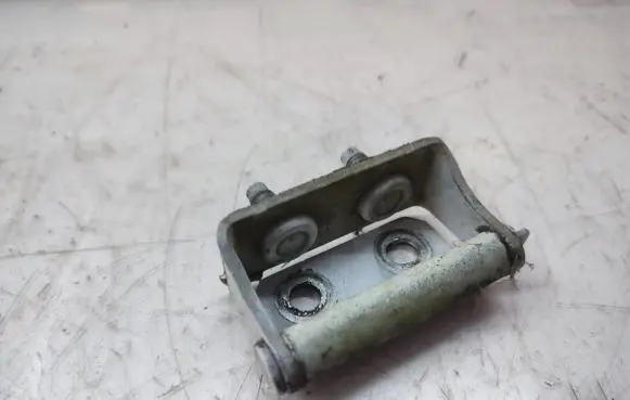 Nissan Qashqai+2 Tailgate/trunk/boot hinge