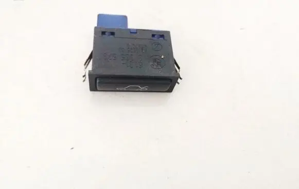 BMW 3 E46 Tailgate opening switch 61318365579 61.31-8365579