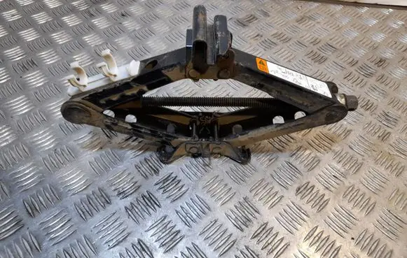 Ford Fusion II Lift Jack NERA