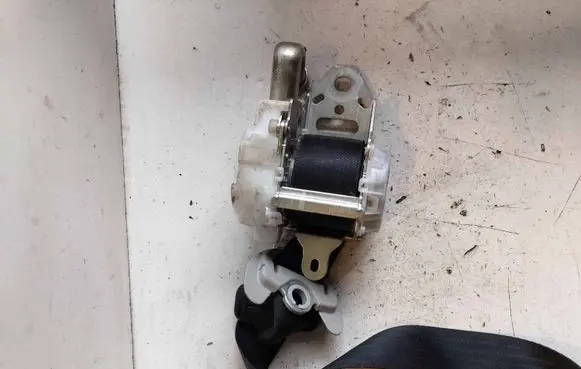 Toyota RAV 4 (XA30) Front seatbelt J082531