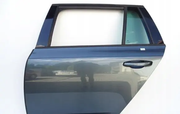 Skoda Octavia Mk3 (5E) Rear door LF7Y