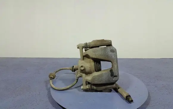 Renault Megane IV Front brake caliper 