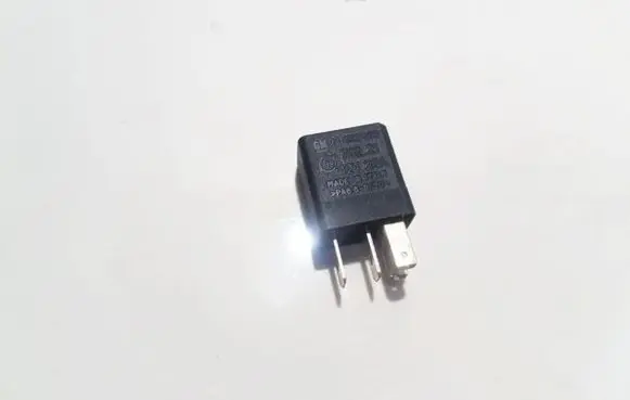 Opel Zafira A Other relay 24432880 702.21