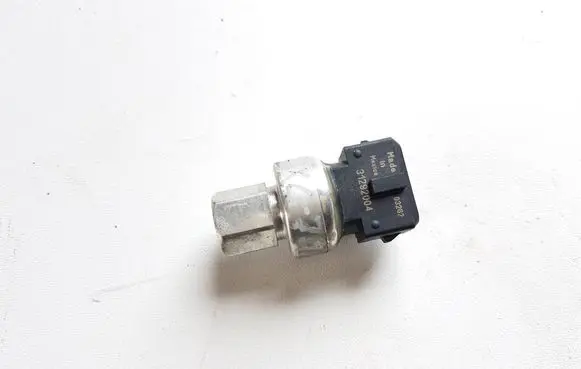 Volvo XC70 Air conditioning (A/C) pressure sensor 31292004