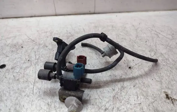 Toyota Land Cruiser (J120) Turbo solenoid valve 9091012074