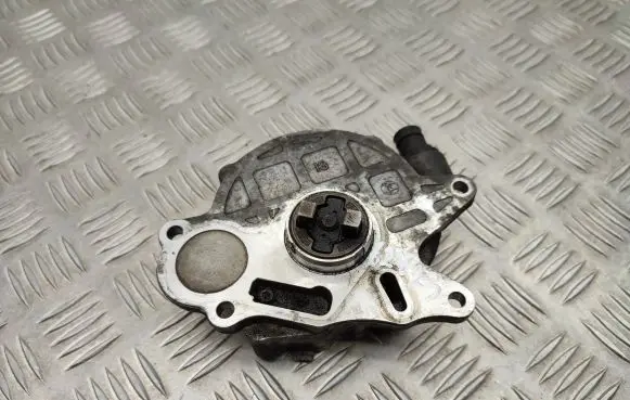 Volkswagen Transporter - Caravelle T5 Vacuum pump 03L145100