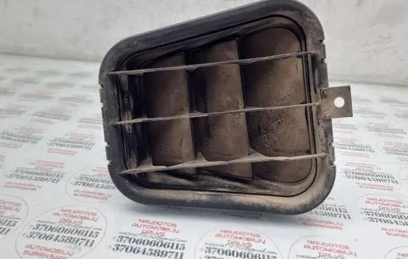 Audi A6 S6 C6 4F Quarter panel pressure vent 4B0819181B