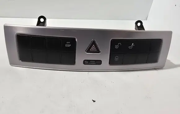 Mercedes-Benz C W203 Hazard light switch 2038700110 33630102 50767836001