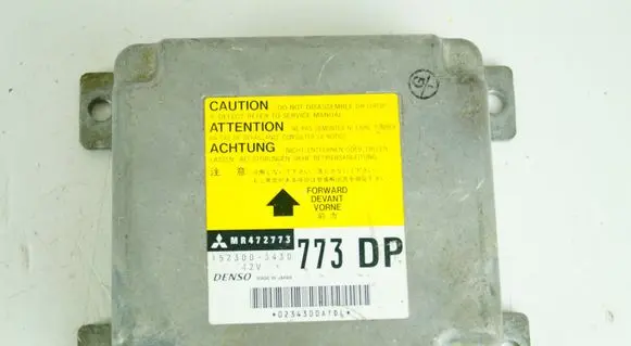 Mitsubishi Pajero Airbag control unit/module MR472773