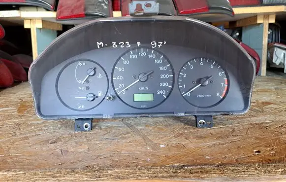 Mazda 323 F Speedometer (instrument cluster) 7MBH1CB BH1CB