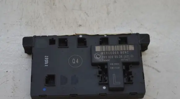 Mercedes-Benz C W203 Door control unit/module 2038205526