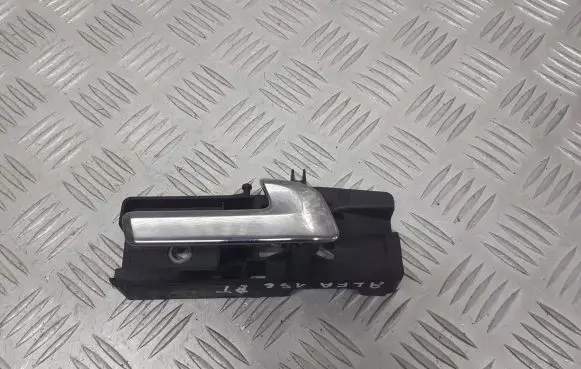Alfa Romeo 159 Rear door handle trim 156043462