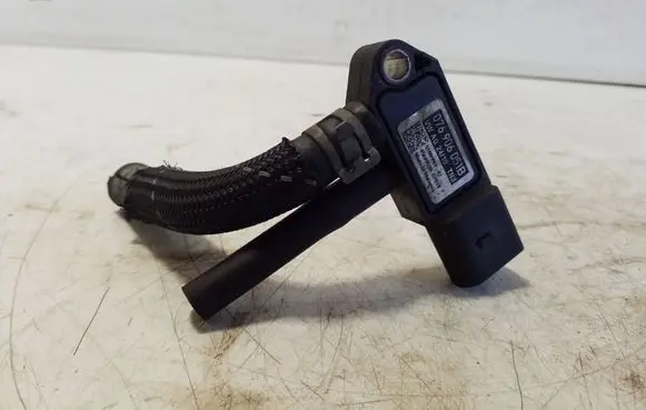 Audi TT TTS Mk2 Exhaust gas pressure sensor 076906051B