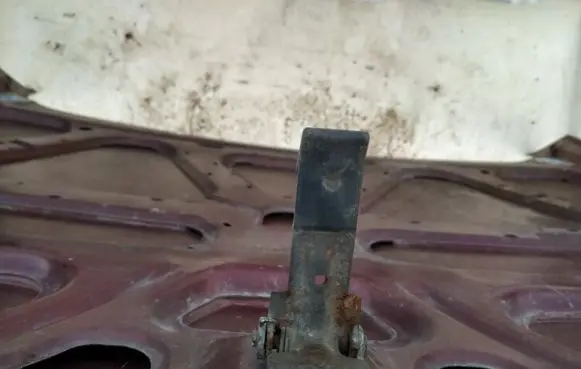 Renault Laguna I Engine bonnet (hood) release handle