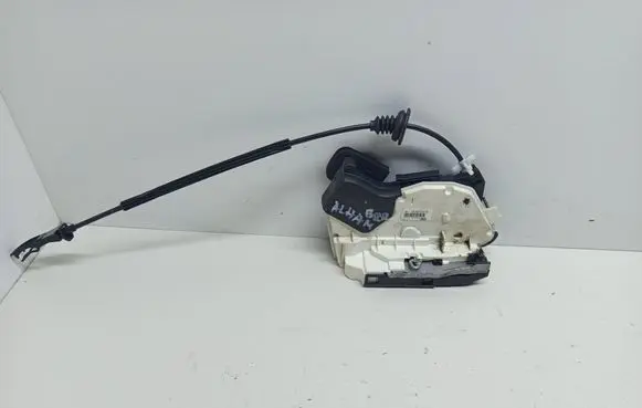 Volkswagen Polo V 6R Front door lock A02279 527680