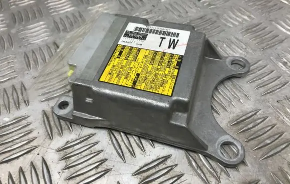 Lexus CT 200H Airbag control unit/module 8917076130