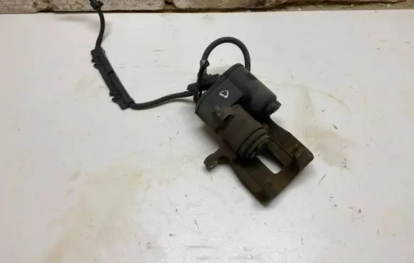 Audi Q3 8U Rear brake caliper
