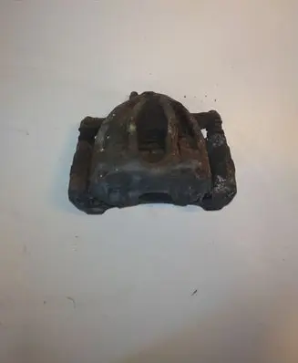 Toyota Corolla Verso E121 Front brake caliper