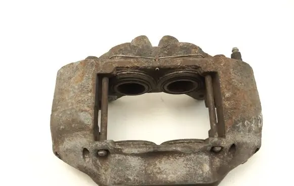 Toyota Hilux (AN10, AN20, AN30) Front brake caliper