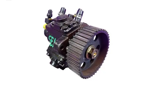 Opel Astra H Fuel injection high pressure pump 