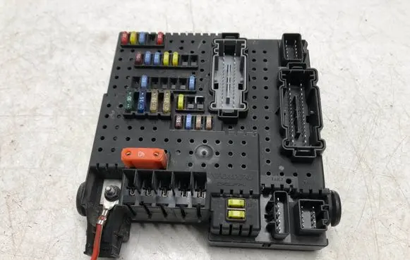 Volvo V70 Fuse module 8688264 12217789