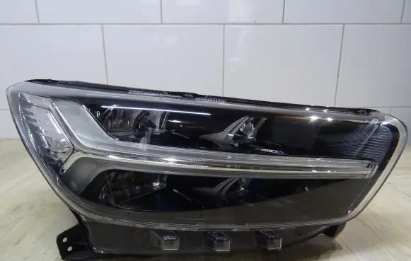 Volvo XC40 Headlight/headlamp 31655990