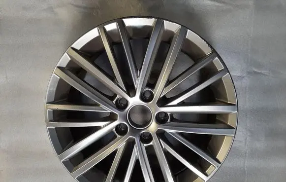 Volkswagen Golf VI R17 alloy rim 5K7601025A