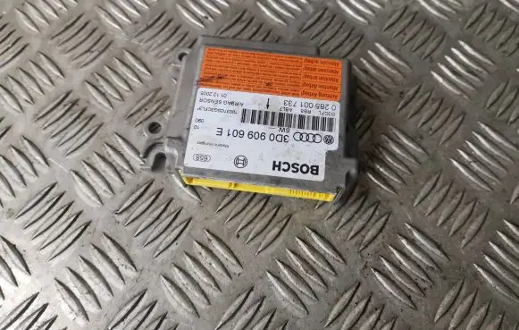 Volkswagen Touareg I Airbag control unit/module 3D0909601E 0285001733