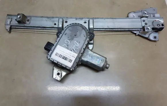 Mitsubishi Pajero Rear door window regulator motor MR436869 0620200650