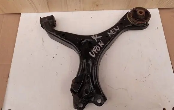 Honda Civic IX Front control arm 65566556
