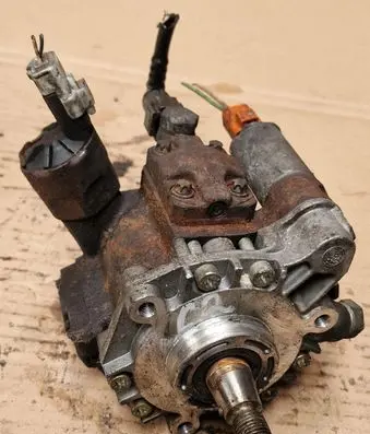 Citroen C2 Fuel injection high pressure pump 9651590880