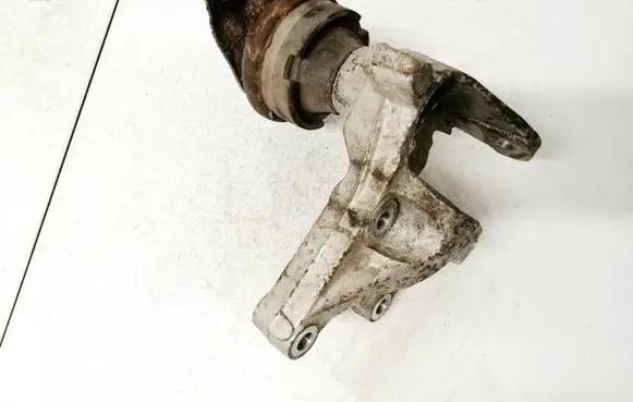 Citroen C5 Engine mount bracket 96451611 9645161180