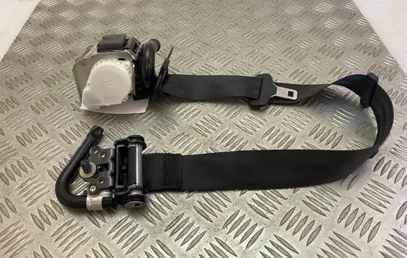 Land Rover Evoque II Front seatbelt K8D2611B08AA