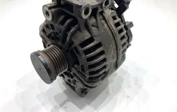 BMW 3 E90 E91 Generator/alternator 0124525059