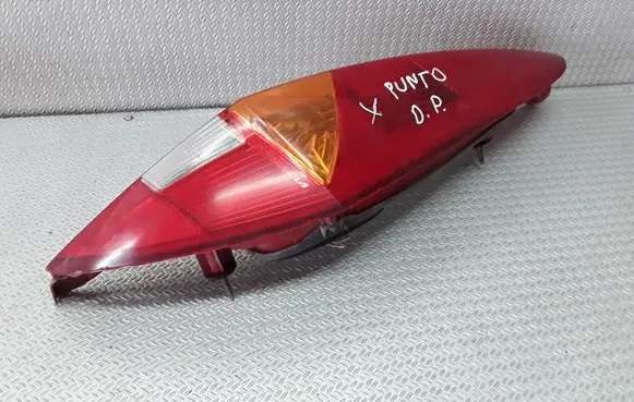 Fiat Punto (176) Rear/tail lights