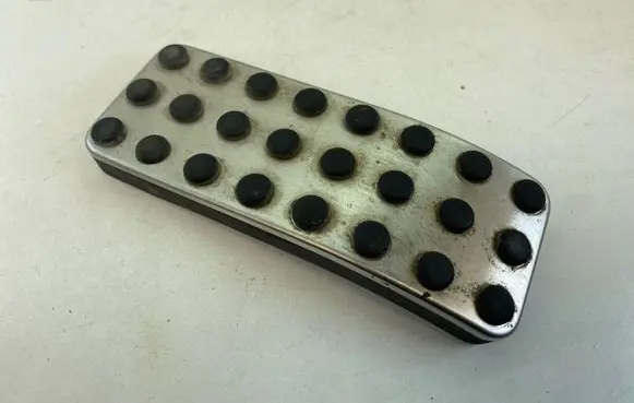 Mercedes-Benz B W245 Accelerator throttle pedal A1693000082 010455A
