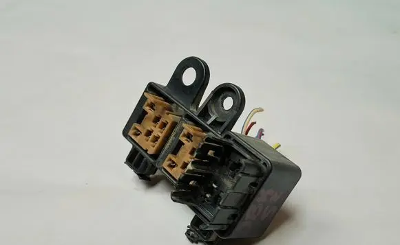 Subaru Outback Fuse module RB101400B