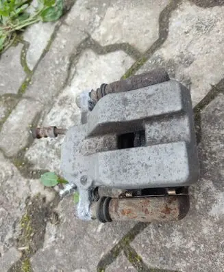 Rear brake caliper