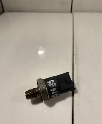 Fuel pressure sensor